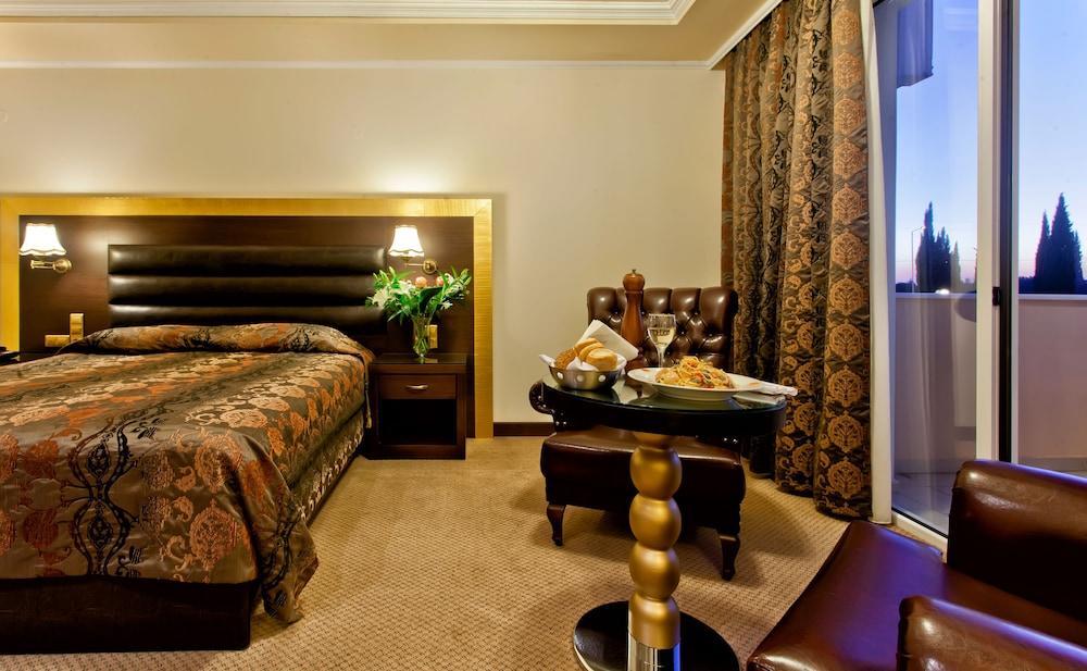 Kouros Hotel Drama Luaran gambar