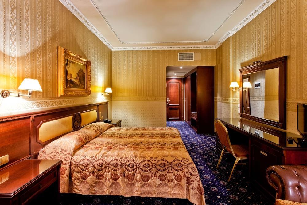 Kouros Hotel Drama Luaran gambar