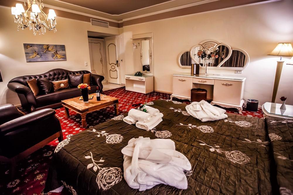 Kouros Hotel Drama Luaran gambar