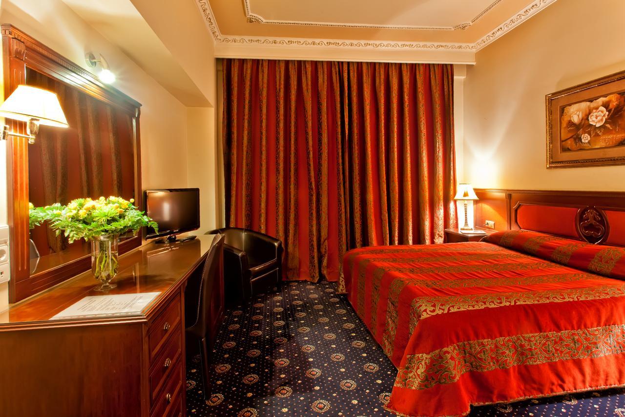 Kouros Hotel Drama Bilik gambar