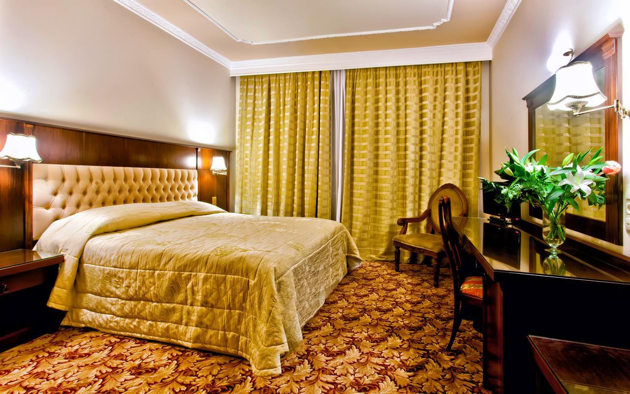 Kouros Hotel Drama Bilik gambar