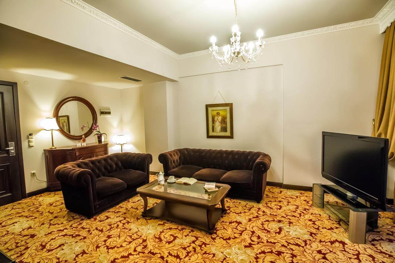 Kouros Hotel Drama Luaran gambar